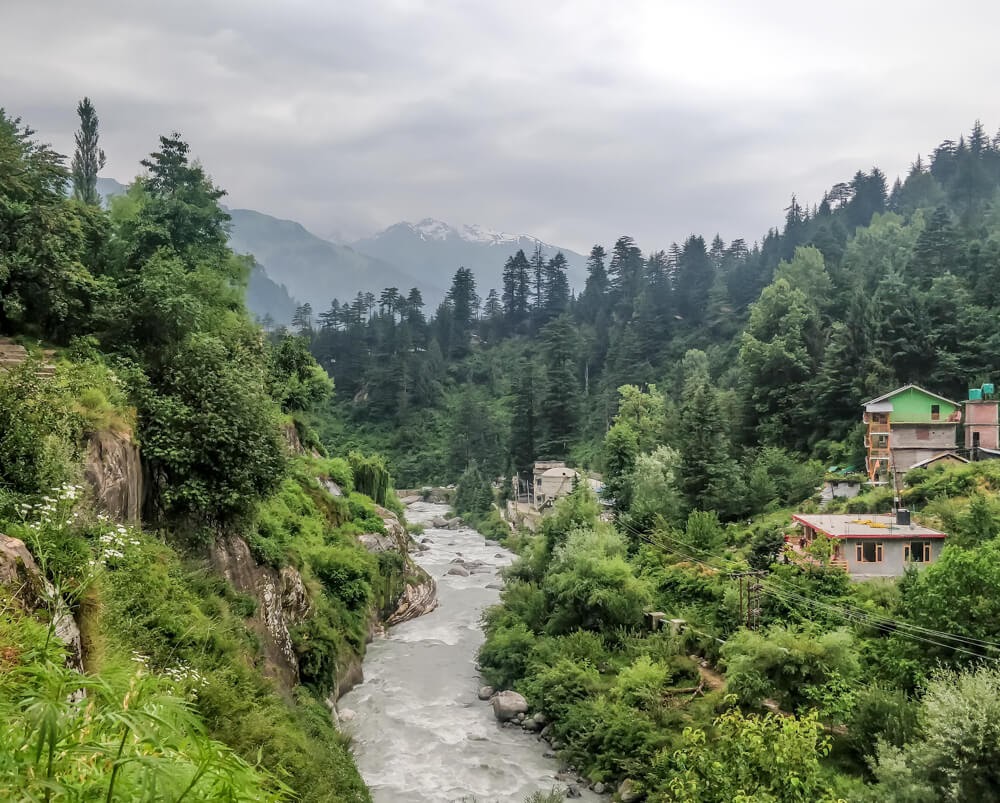 beas+river+manali+himachal+pradesh+india