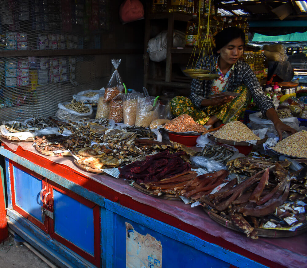 12 Myanmar Traditional Food – Eating My Way Through Burma 41 dala-village-yangon-rangoon-food-market