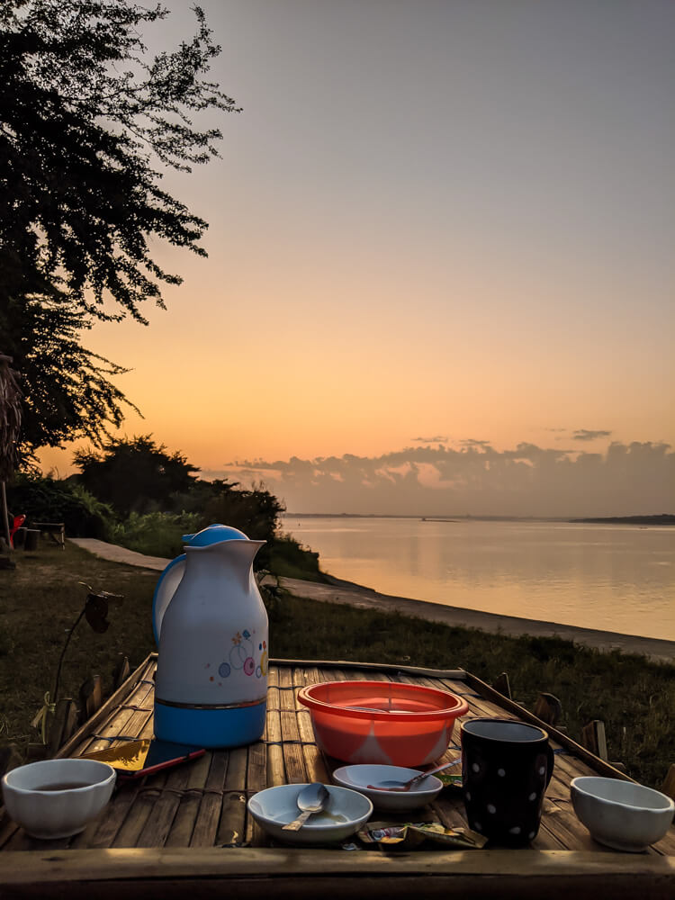 12 Myanmar Traditional Food – Eating My Way Through Burma 6 eating-by-the-river-in-yangon