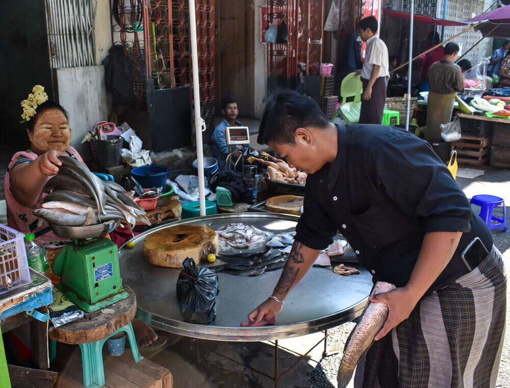 12 Myanmar Traditional Food – Eating My Way Through Burma 42 food-myanmar-traditional-market