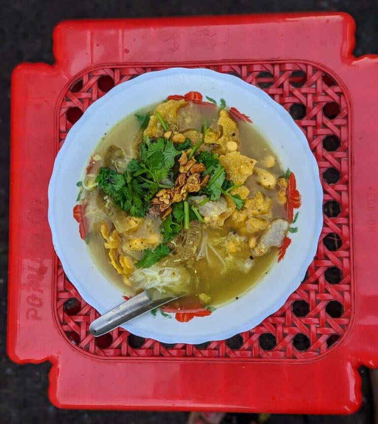 12 Myanmar Traditional Food - Eating My Way Through Burma | On My Canvas