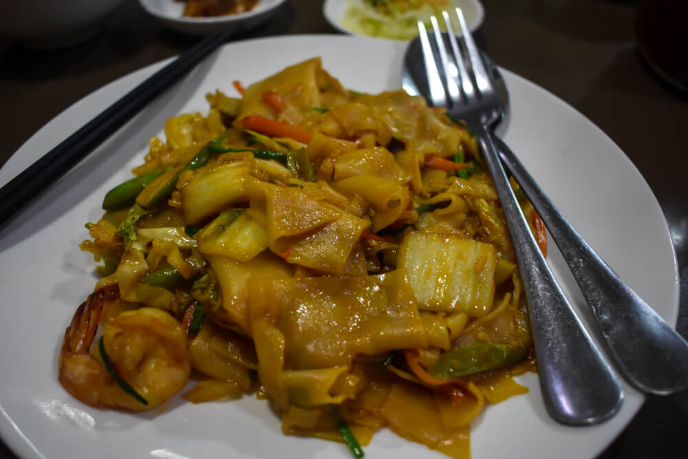 12 Myanmar Traditional Food – Eating My Way Through Burma 47 myanmar-food-shan-noodles