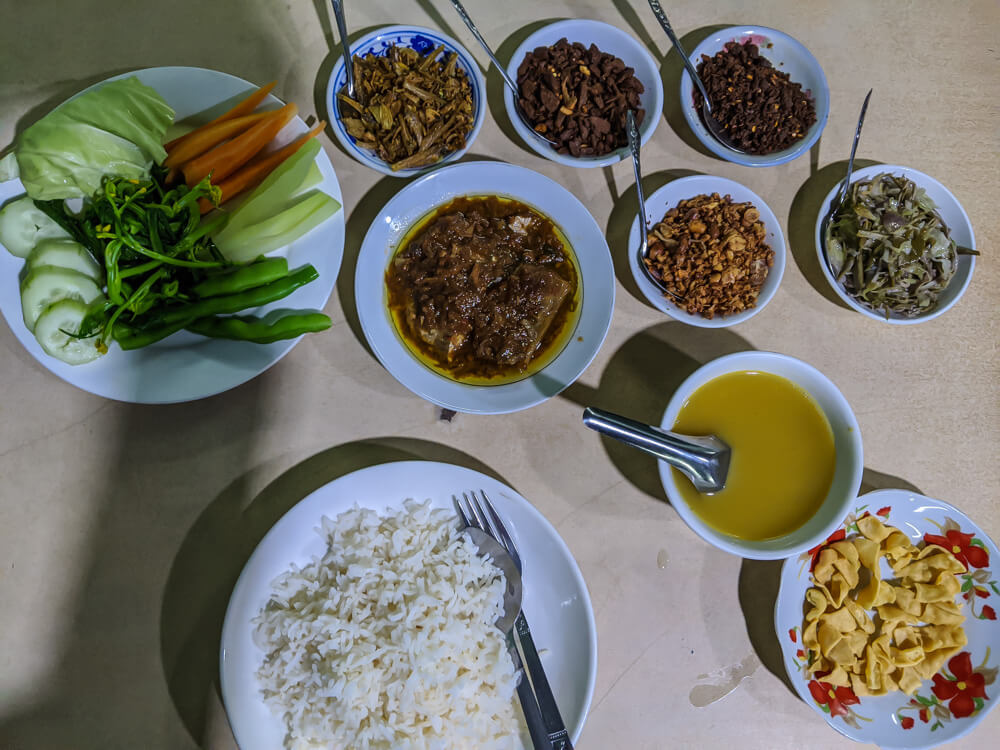 12 Myanmar Traditional Food – Eating My Way Through Burma 14 myanmar-meal-inle-lake-traditional-restaurant