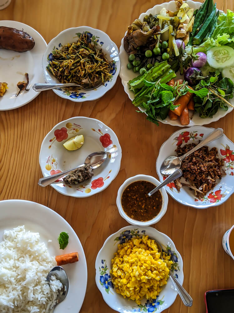 12 Myanmar Traditional Food – Eating My Way Through Burma 2 myanmar-traditional-food-myanmar-meal