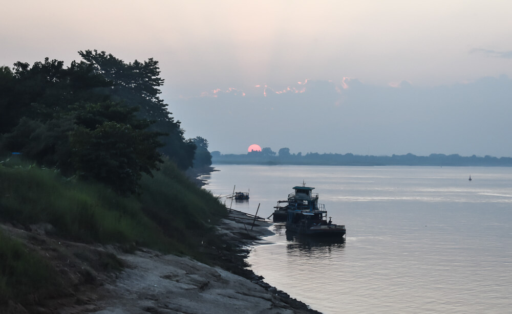 A Stunning Sunset at Mandalay's Irrawaddy River 16 irrawaddy river burma sunset .jpg