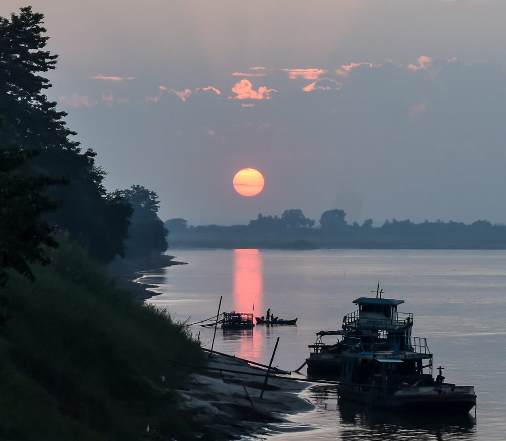 A Stunning Sunset at Mandalay’s Irrawaddy River
