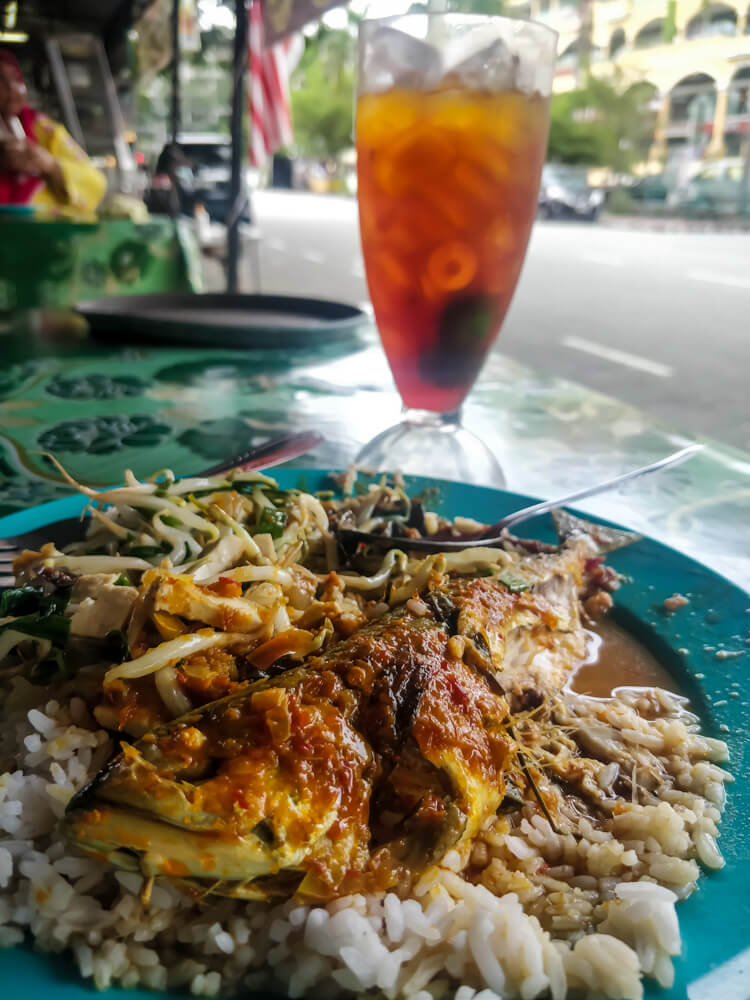My Journey With Street Food of Malaysia – A Photo Essay 27 street-food-malaysia-fish-curry-penang.jpeg