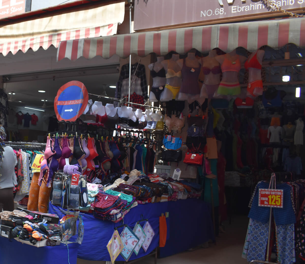 bangalore-pics-bra-being-sold-outside.jpg