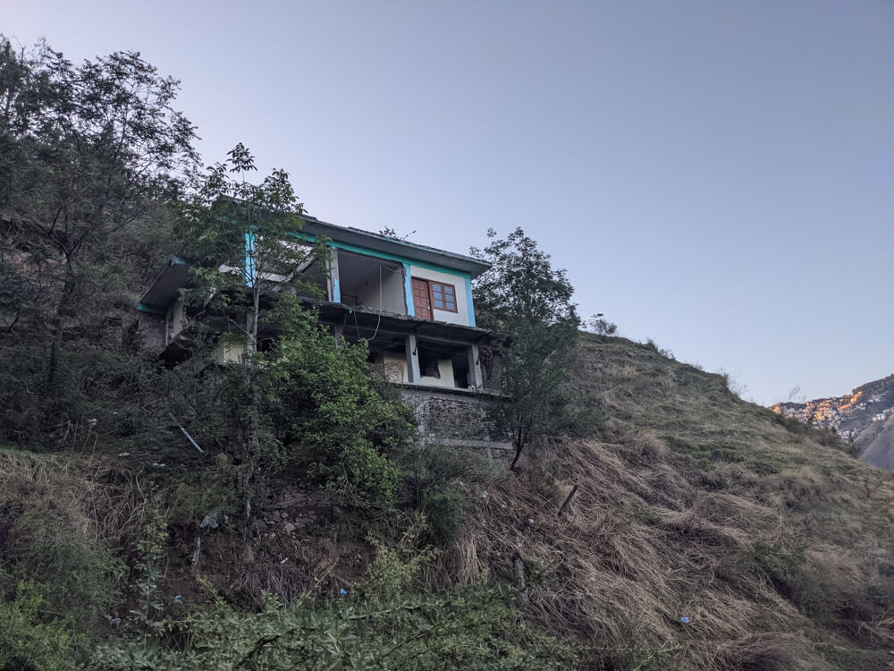 Hiking Down to the Leopard-Infested Gorge in Mehli Shimla 14 the abondoned houses mehli village shimla