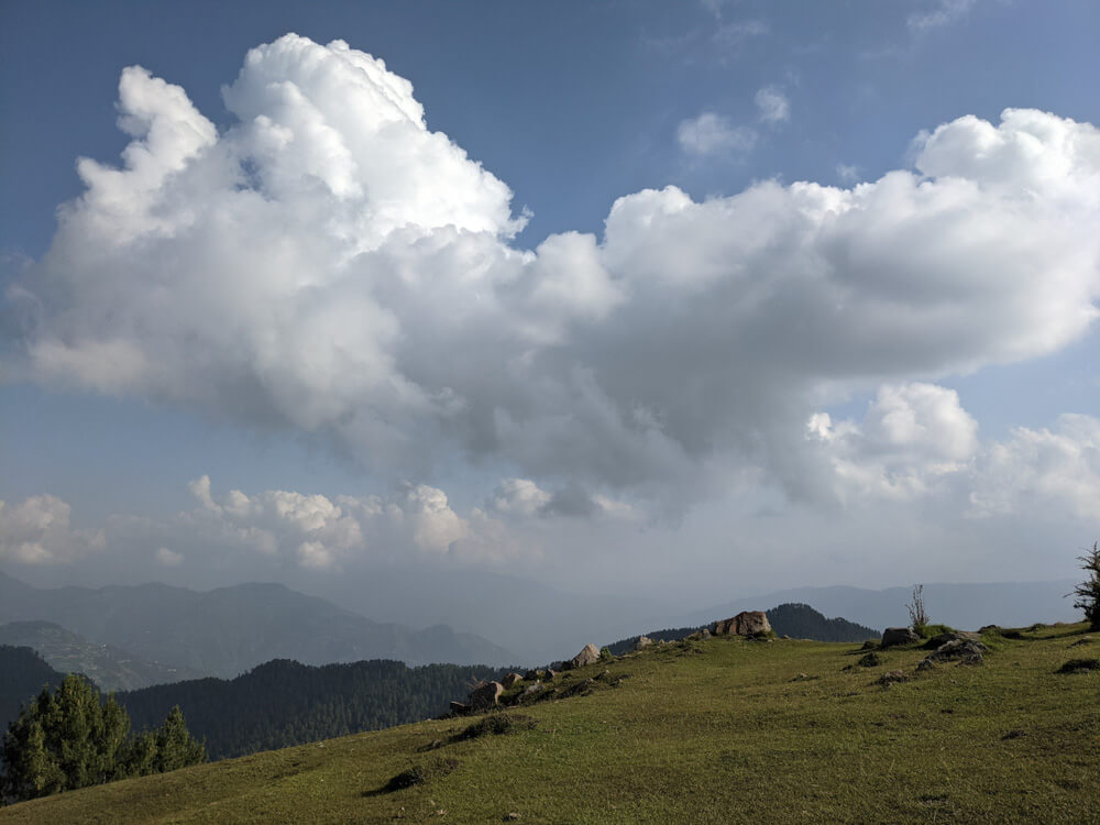 Sunny Picnic at Kanag Devi Temple, Theog (Shimla) – Pastures in Obscurity 9 clouds near kanag
