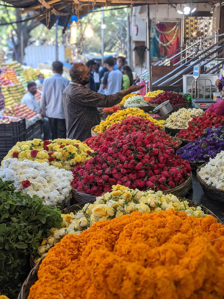 flower market basavanagudi bengaluru.jpg