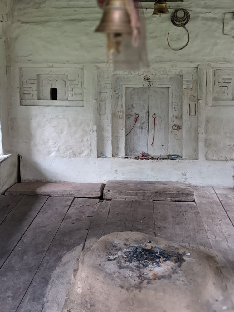 We Dared to Hike to Shikari Devi Temple (Mandi Himachal) On Our Own 27 inside shiv dera