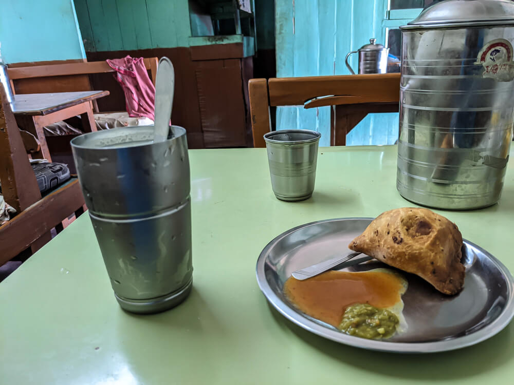 An Itinerant Writer’s Life in Mashobra, Shimla (Along With Things To Do) 10 samosa at jolly dhaba