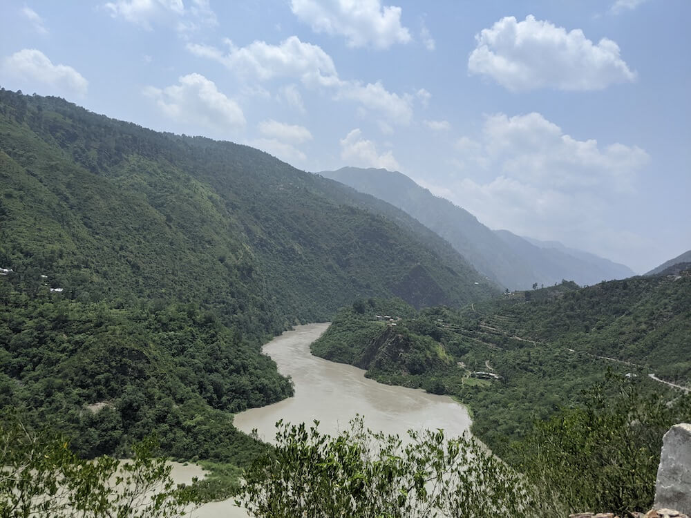 sutlej river mandi.jpg