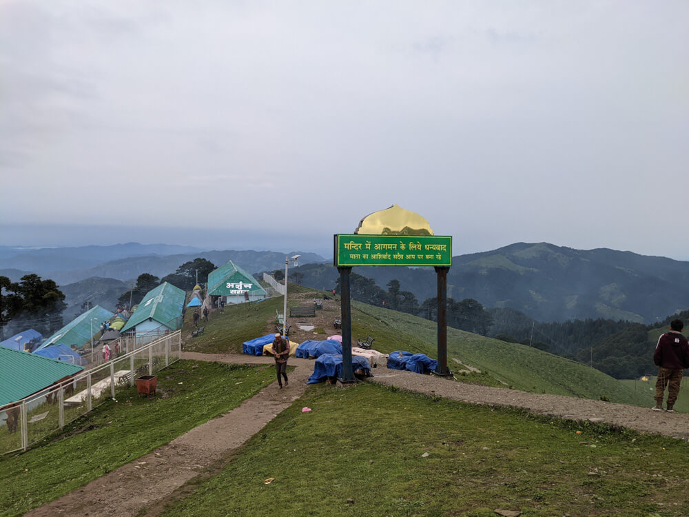 tents around shikari devi