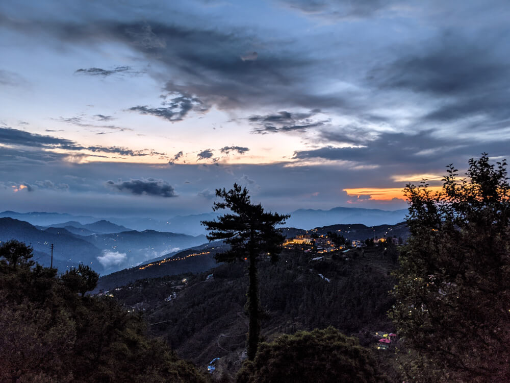 An Itinerant Writer’s Life in Mashobra, Shimla (Along With Things To Do) 33 views on walks in mashobra jungle nightsight
