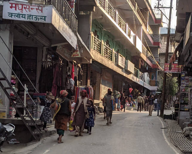 Shoe Shopping in Karsog Mandi – Things Nomadic Writers Have To Do 5 bazaar of karsog