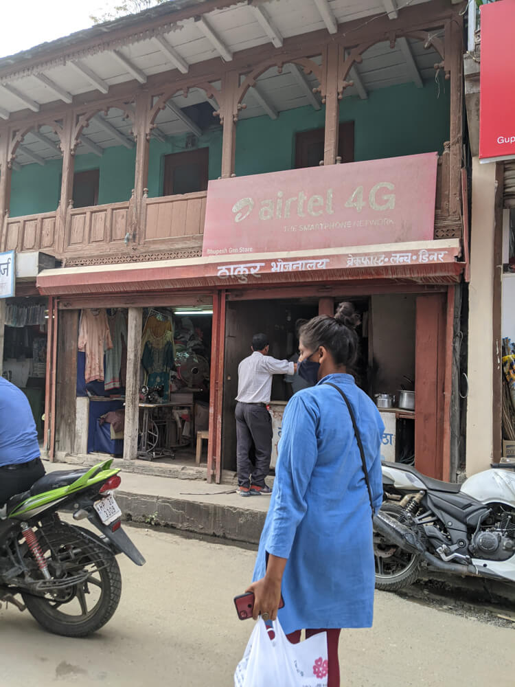 Shoe Shopping in Karsog Mandi – Things Nomadic Writers Have To Do