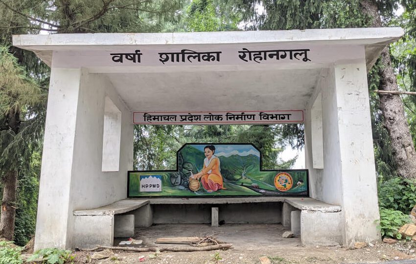 himachal pradesh rain rest place bus stand