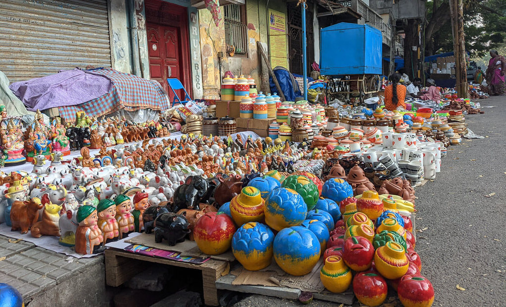 mud toys, pottery, ceramics sold in pondicherry tamil nadu south india