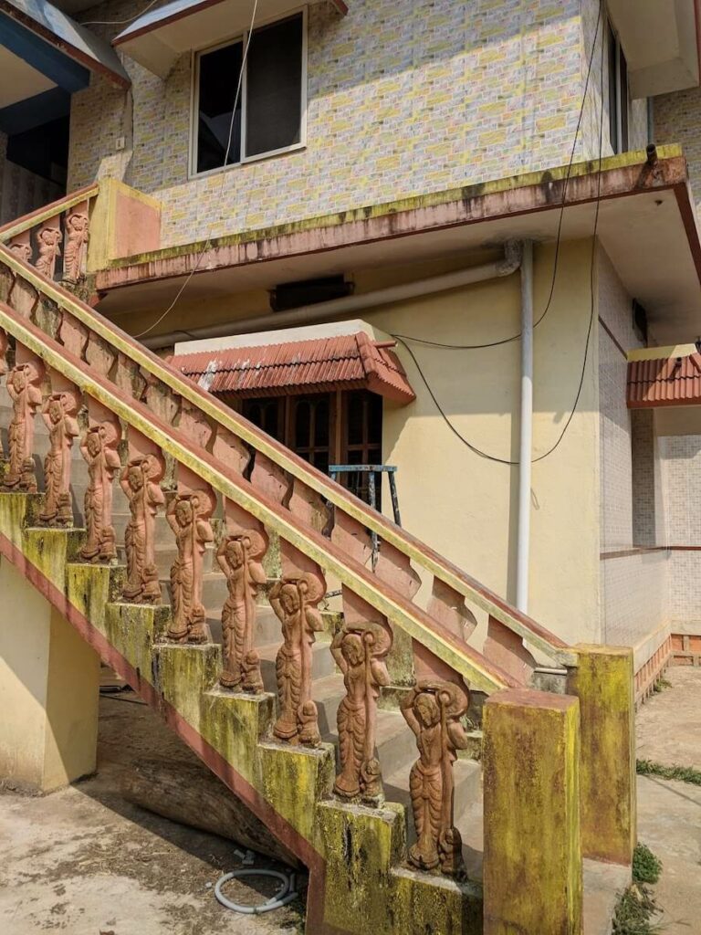 one of the most beautiful staircases ihave ever seen in karnataka sharavathi valley shimoga jog falls