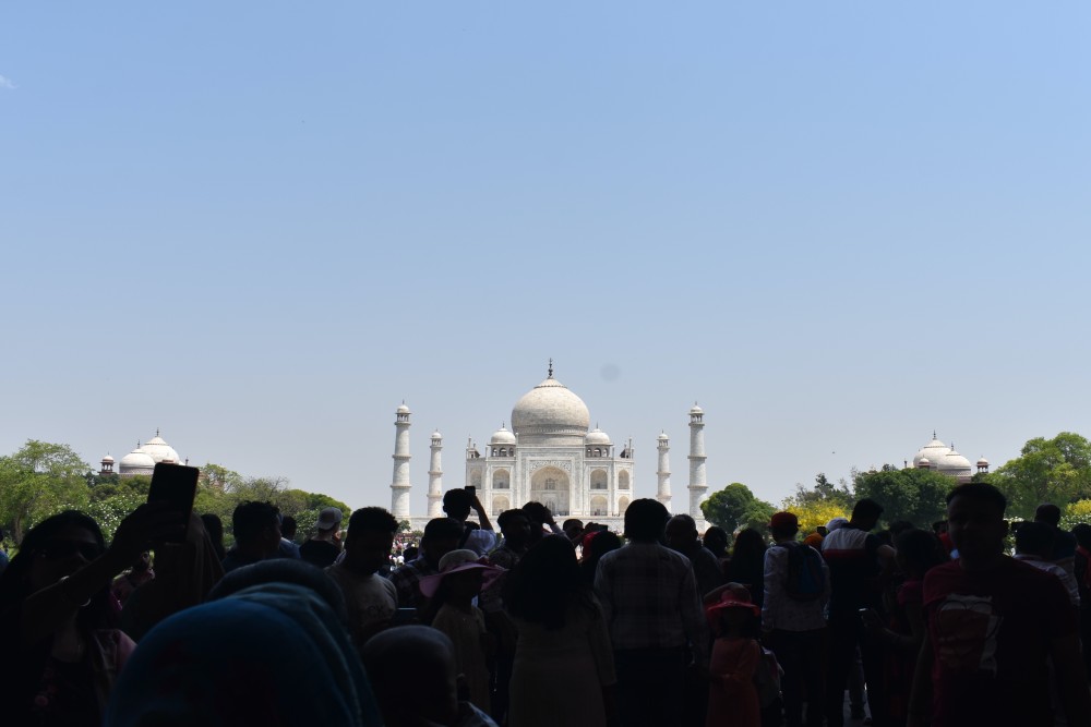 the first glimpses of the taj mahal
