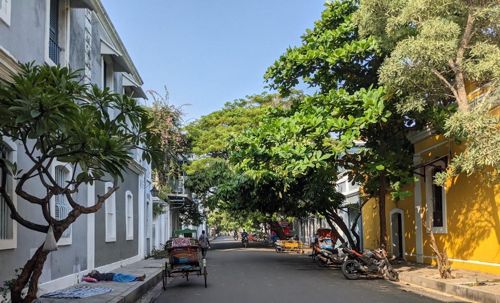 monochrome buildings pondicherry