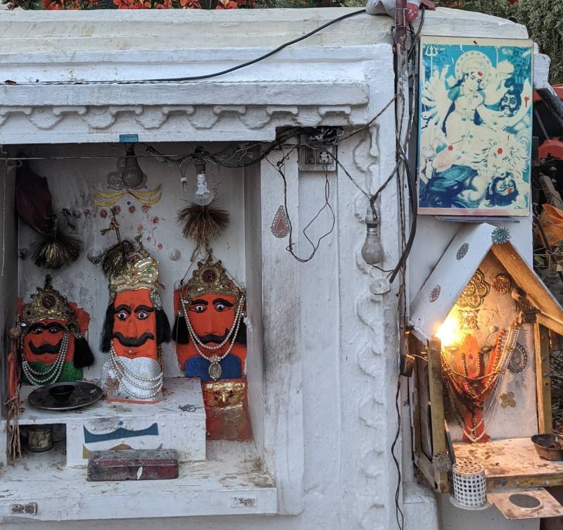 small roadside shrines in udaipur city in rajasthan (1)