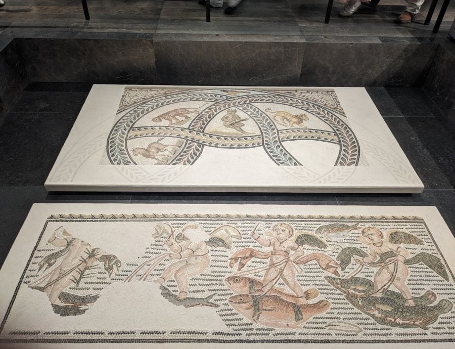 historical artifacts inside the louvre (1) Abu Dhabi
