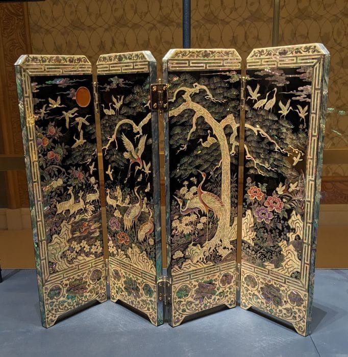 The Presidential Palace in Abu Dhabi (The UAE): To See or Not To See 9 najeon chilgi screen korea ministry of external affairs collection ABU DHabi royal Palace