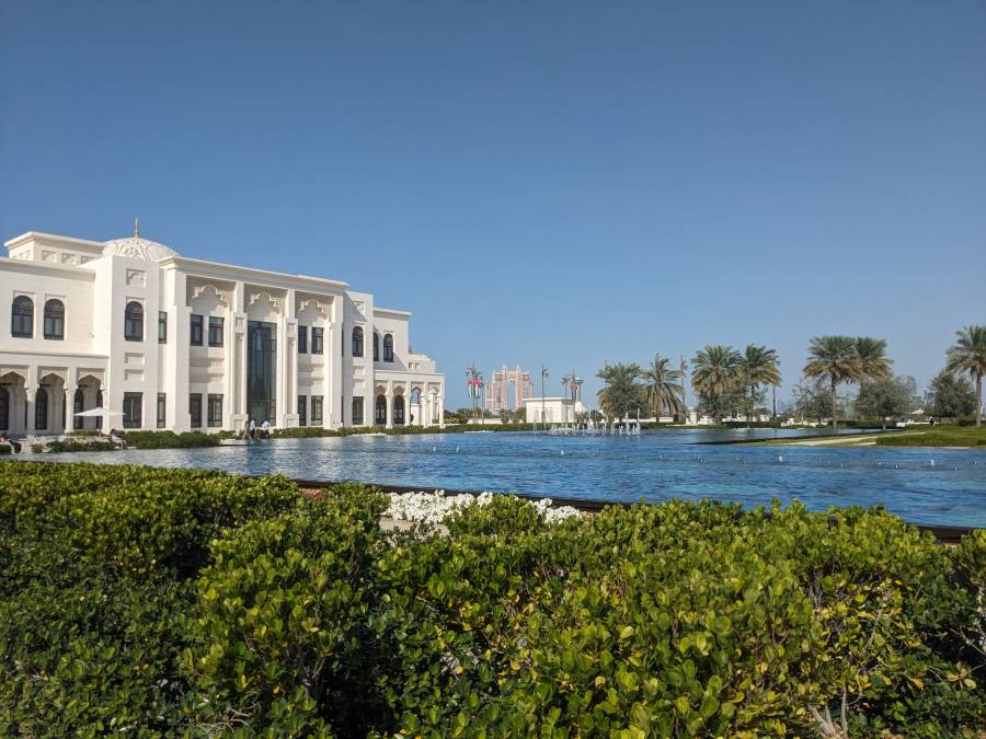 The Presidential Palace in Abu Dhabi (The UAE): To See or Not To See 2 the gardens of the royal palace abu dhabi