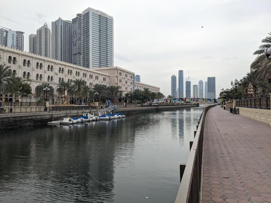 Dusty Sharjah: The Poorer Brother of Abu Dhabi and Dubai 18 this was the whole scene. now by the creek in sharjah